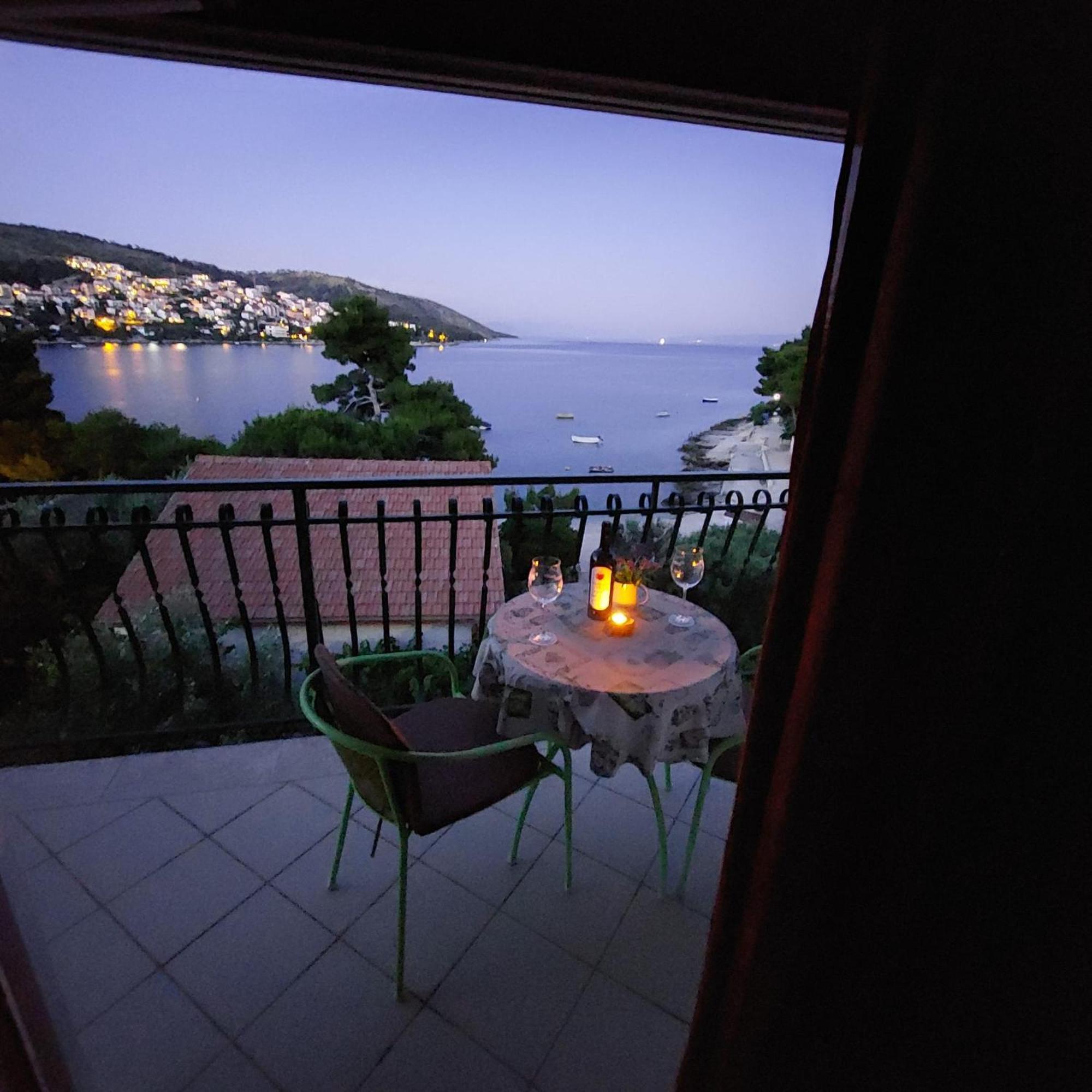Apartments Toni Trogir Bagian luar foto